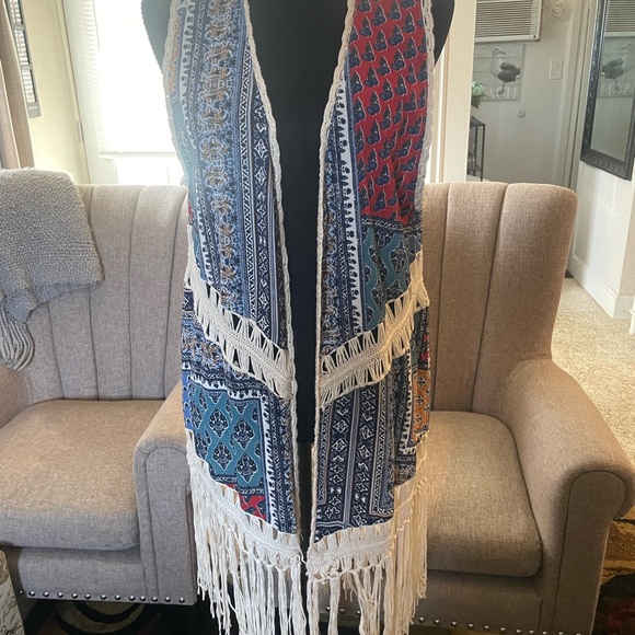 Umgee Red and Blue Patterned Vest - Picture 7 of 9